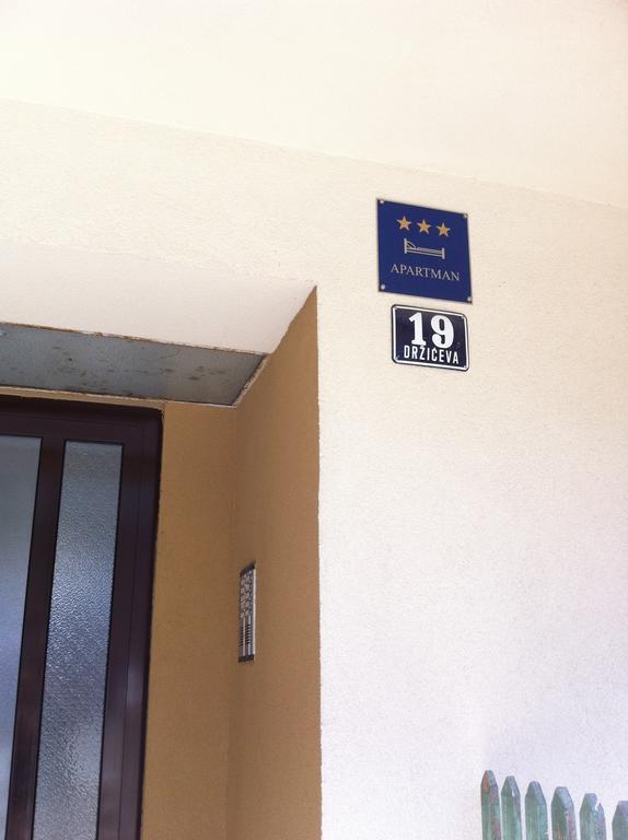 Nina, Apartment In City Centre Split Quarto foto