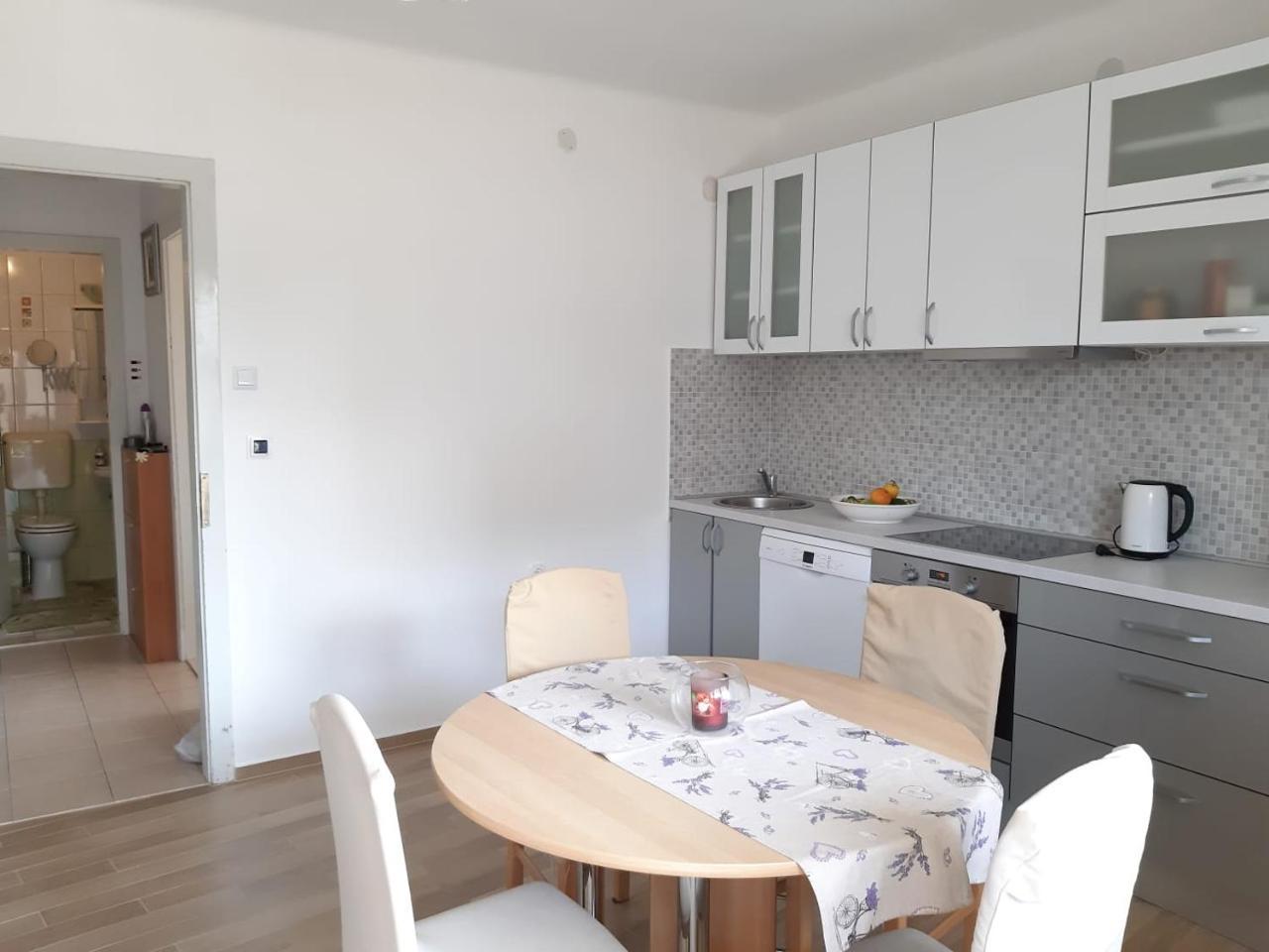 Nina, Apartment In City Centre Split Exterior foto